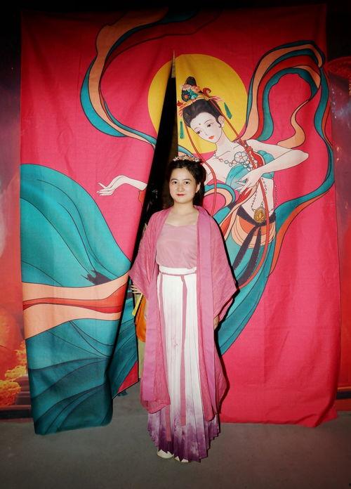 爆料敦煌美女视频下载,揭秘千年古韵的绝世容颜 第3张 爆料敦煌美女视频下载,揭秘千年古韵的绝世容颜 第3张